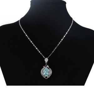 Elegants kulons ar Swarovski kristāliem, rodija pārklājums, ķēdītes garums 40-45 cm